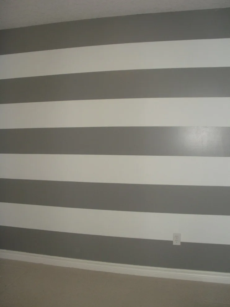 Straight Edge Paints - Photo 4