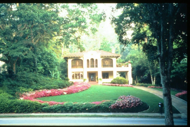 Front Yard Landscaping by Evercrest Landscape Group - Photo 7