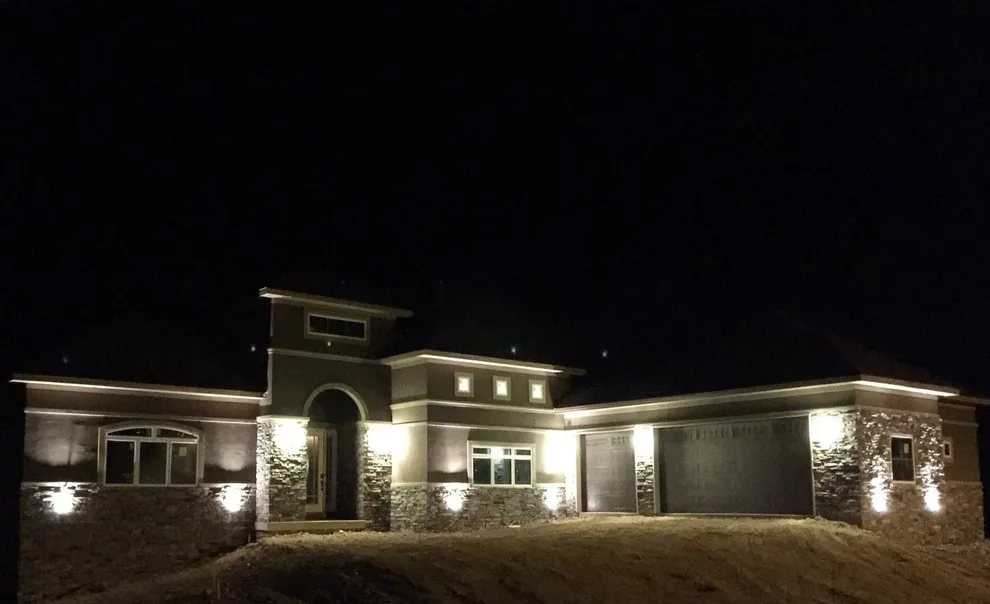 Modern West Breezes by Hughes Design And Construction, Inc. - Photo 10