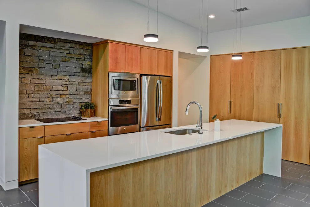 Contemporary Woodland by M & R Sarver Construction - Photo 9
