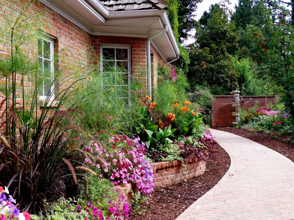 Blooming Gardens by Norlen Landscaping, LLC - Photo 4