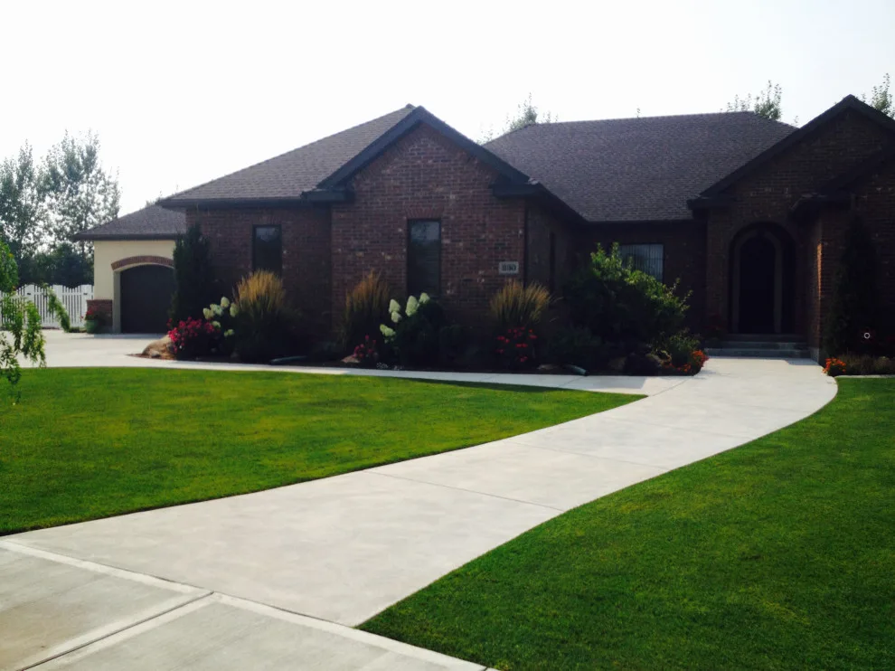 Entryway Landscape Design by Norlen Landscaping, LLC - Photo 6