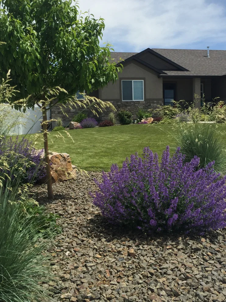 Entryway Landscape Design by Norlen Landscaping, LLC - Photo 8