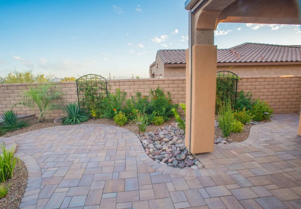 Tucson's Curved Desert by Santa Rita Landscaping, Inc. - Photo 4