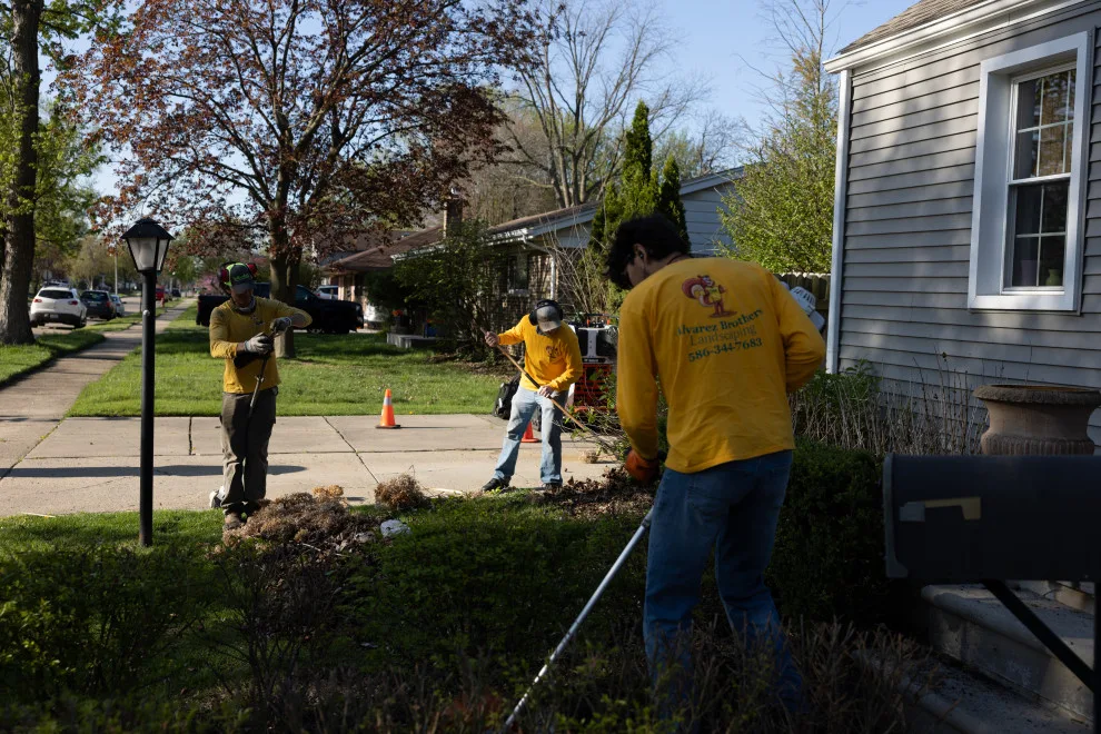 Lawnade Lawn Care Service - Photo 6