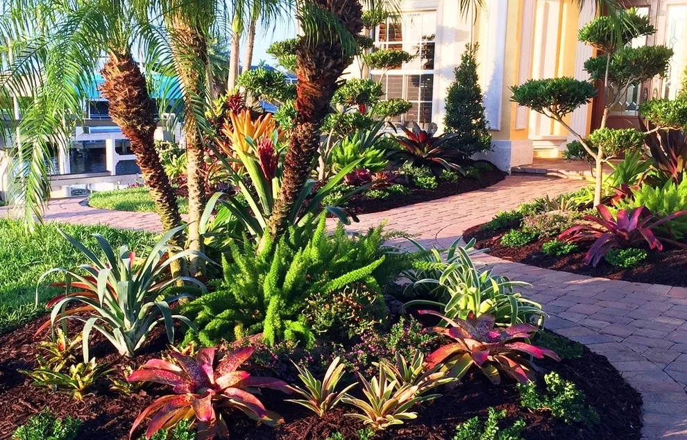 The Residence on SE 37th Street by Photoscape Landscape And Design - Photo 14