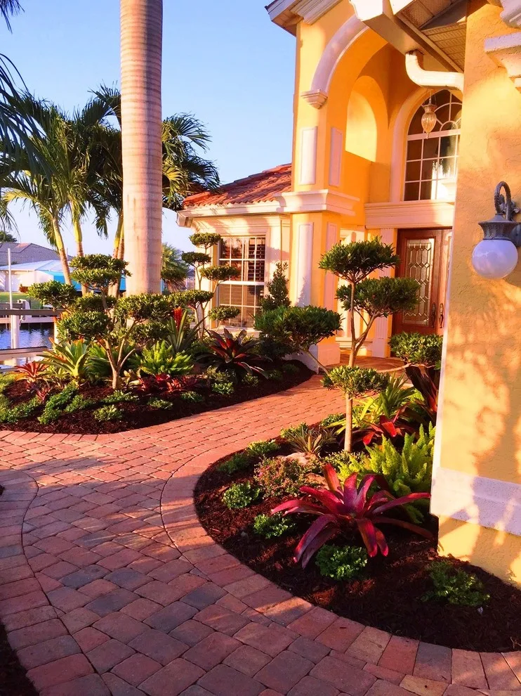 The Residence on SE 37th Street by Photoscape Landscape And Design - Photo 12