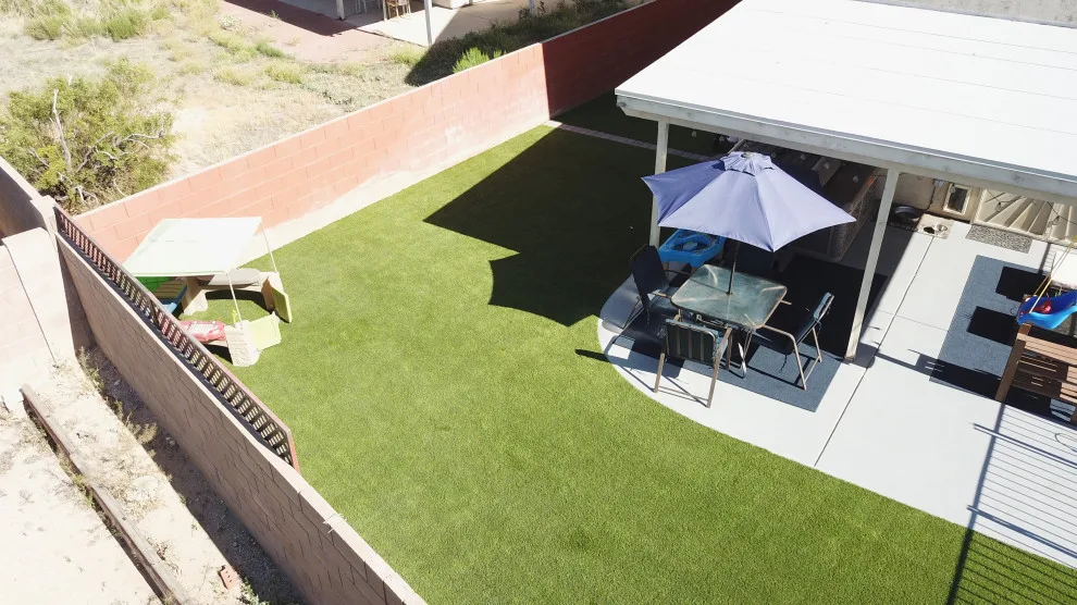 grass 98 by AZ Custom Landscaping - Photo 2