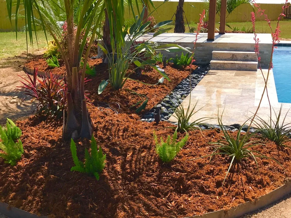 Outdoor Swimming Pool by Lollys Gardening - Photo 3