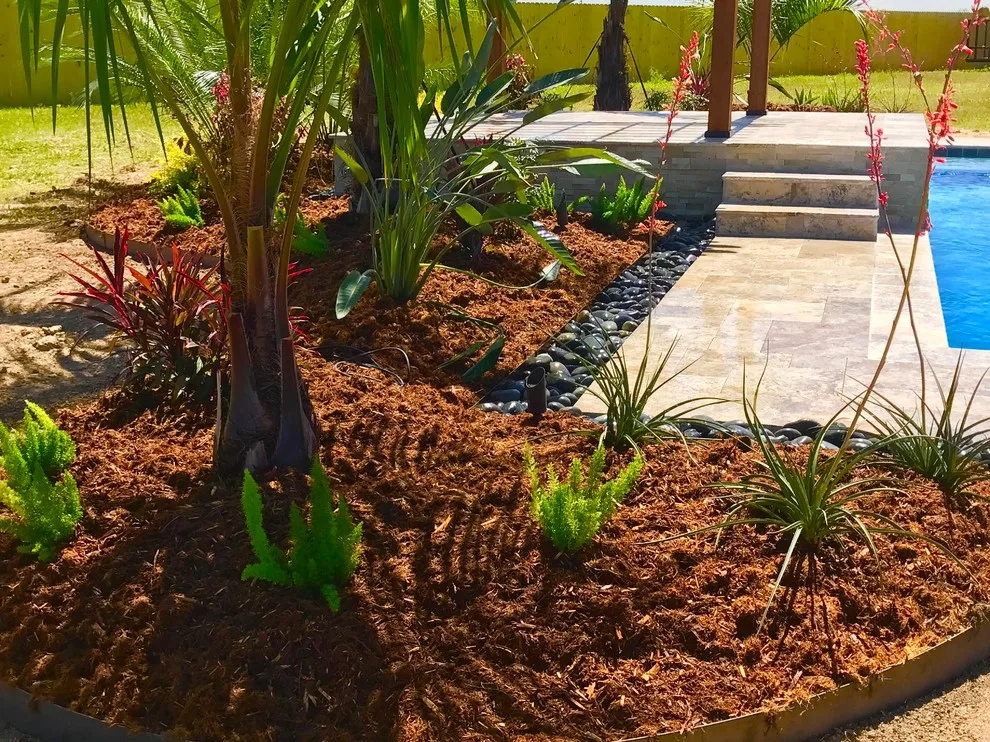 Outdoor Swimming Pool by Lollys Gardening - Photo 6