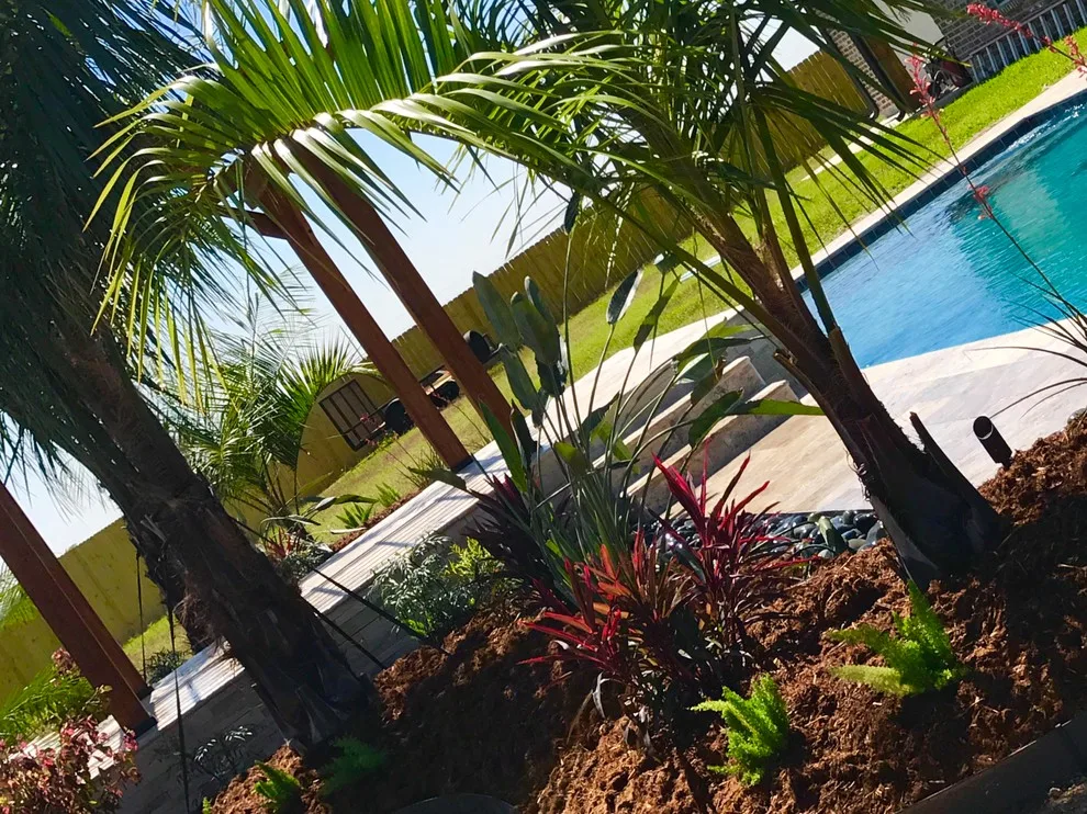 Outdoor Swimming Pool by Lollys Gardening - Photo 7