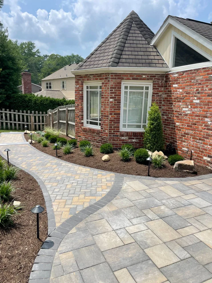 Charming alfresco lifestyle by Schellhaas Landscape Construction - Photo 7