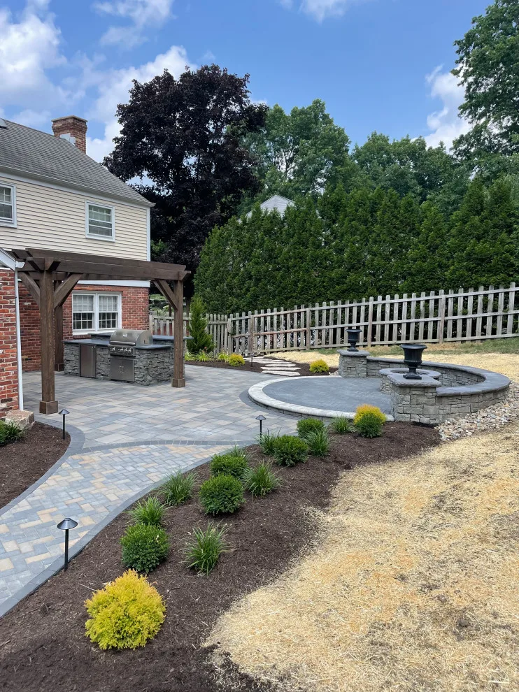 Charming alfresco lifestyle by Schellhaas Landscape Construction - Photo 2