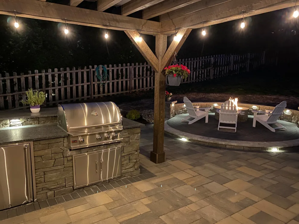 Charming alfresco lifestyle by Schellhaas Landscape Construction - Photo 4