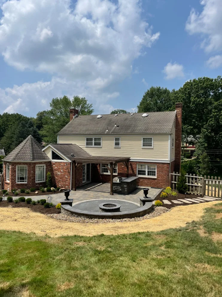 Charming alfresco lifestyle by Schellhaas Landscape Construction - Photo 6