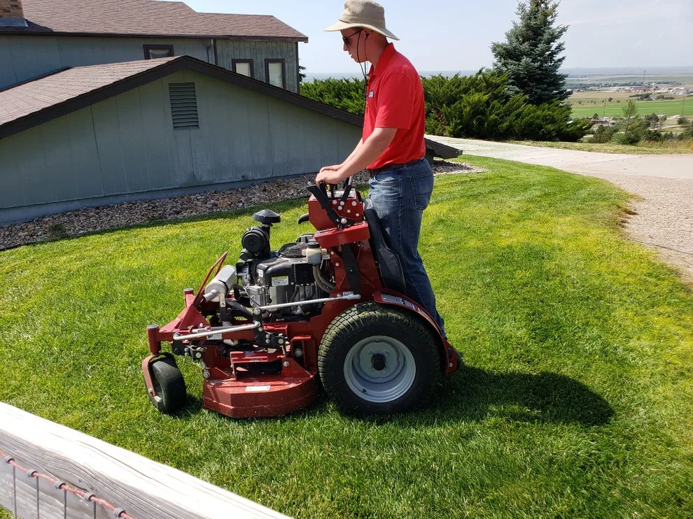Chadron Lawn Care & Weed Spraying - Photo 8