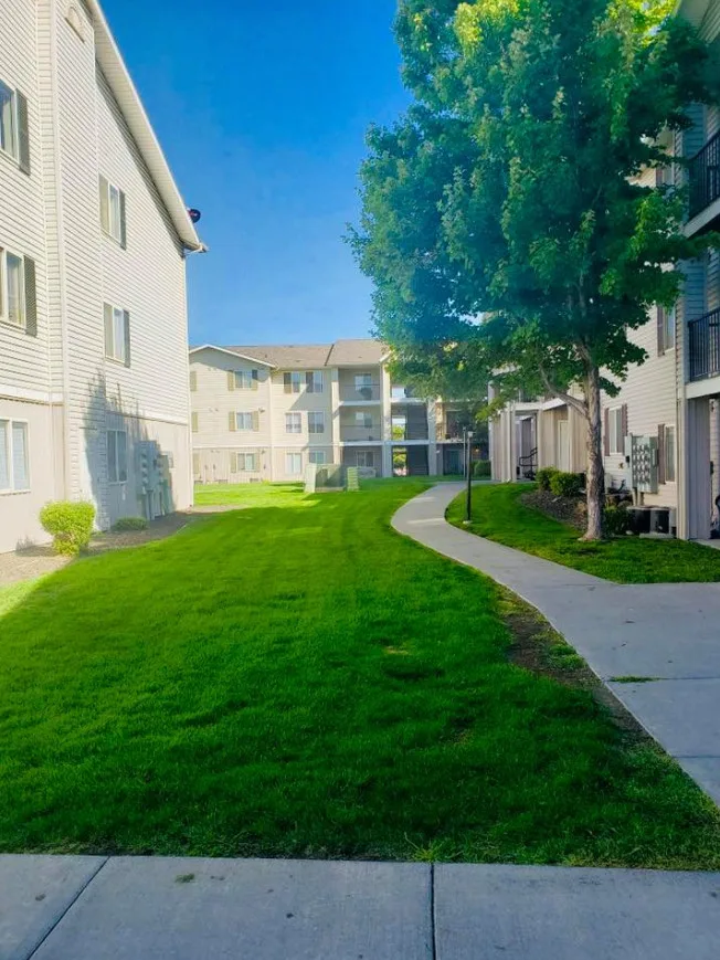 Commercial and Residential Lawn Care by Bonafide Landscaping - Photo 7