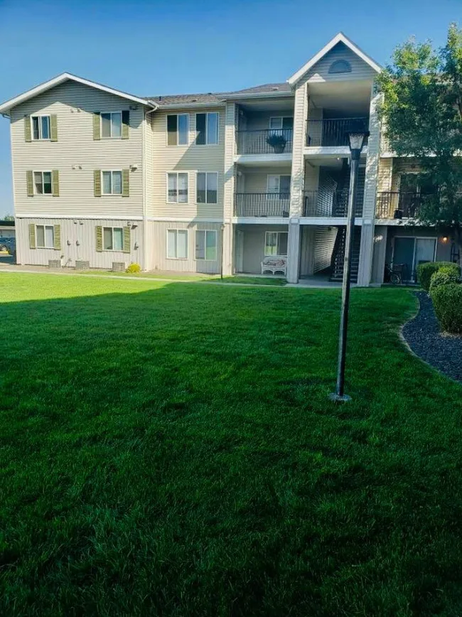 Commercial and Residential Lawn Care by Bonafide Landscaping - Photo 9