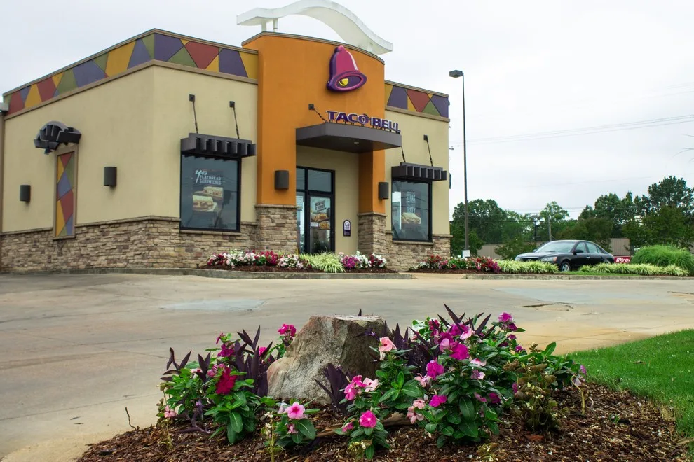 Taco Bell Commercial Real Estate by SGK Landscapes - Photo 4