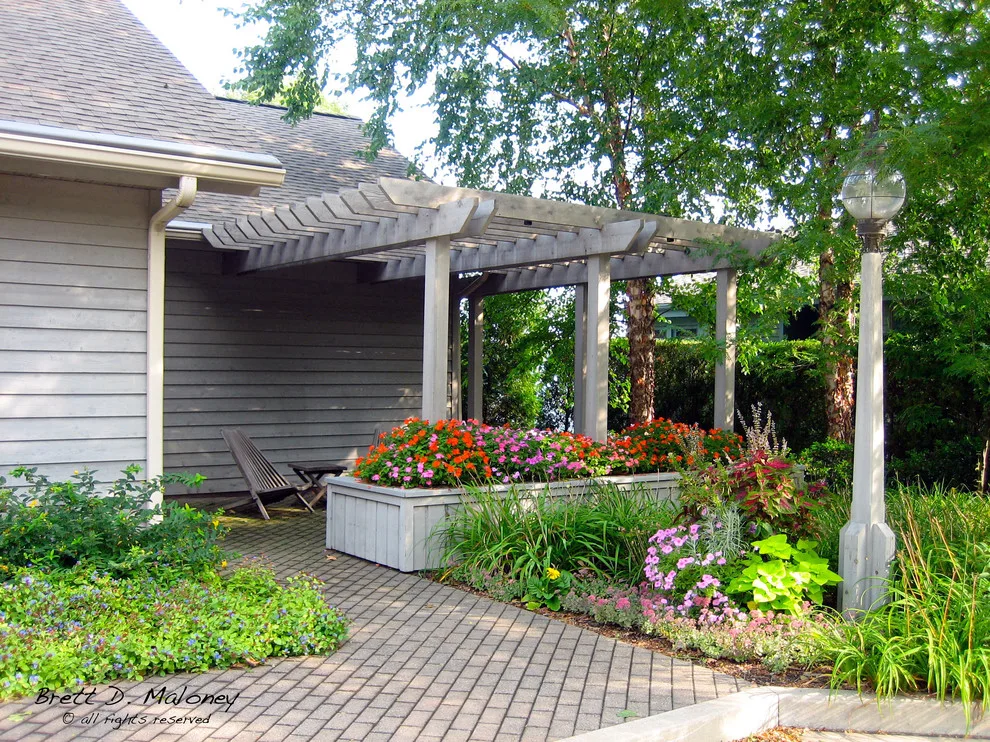 Modern Coastal Garden by Brett Maloney Landscapes, LLC - Photo 4