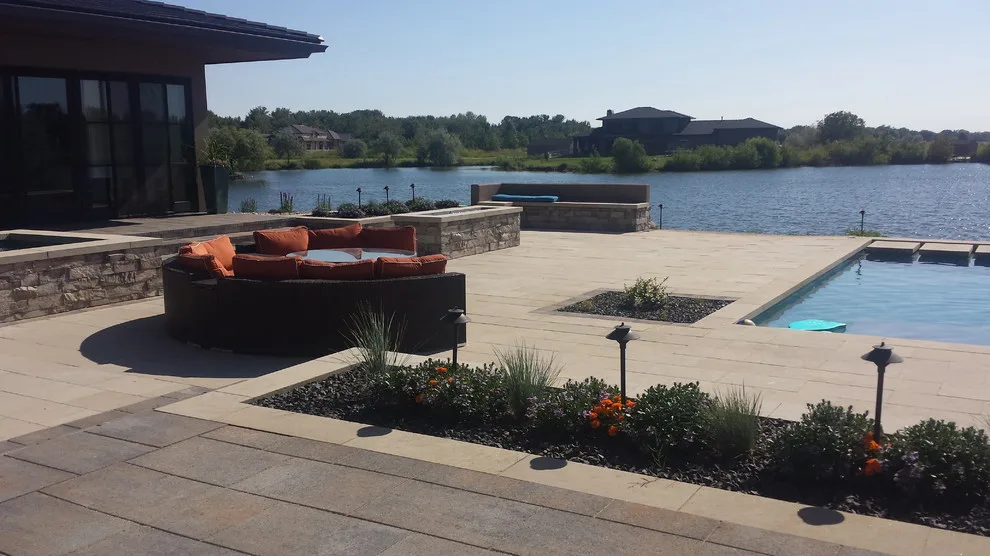 Modern Lakeside Residence by Kimberly Nurseries Landscaping & Irrigation - Photo 7