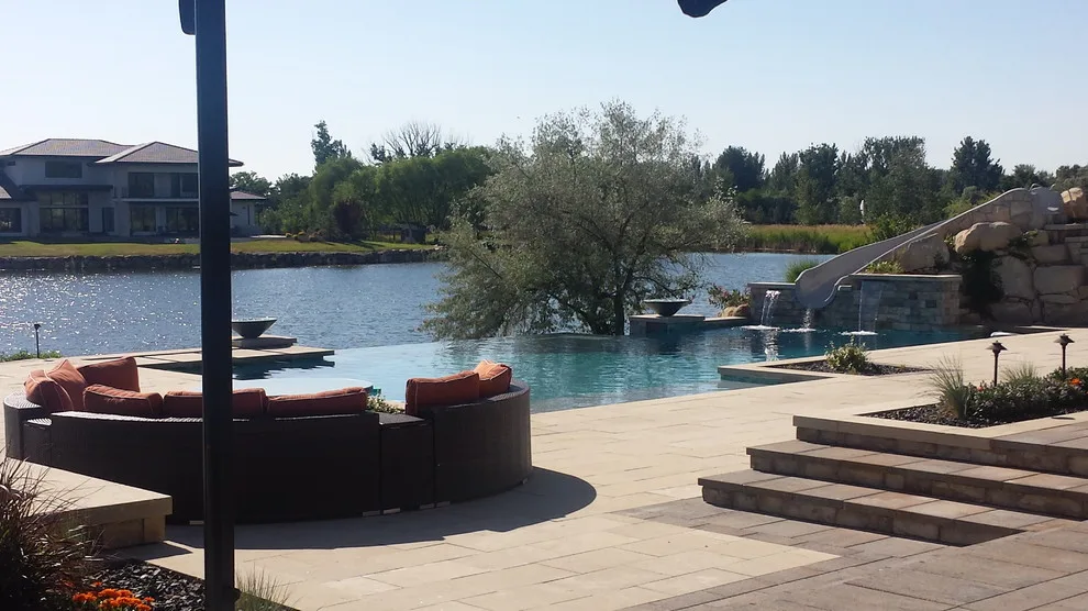 Modern Lakeside Residence by Kimberly Nurseries Landscaping & Irrigation - Photo 3