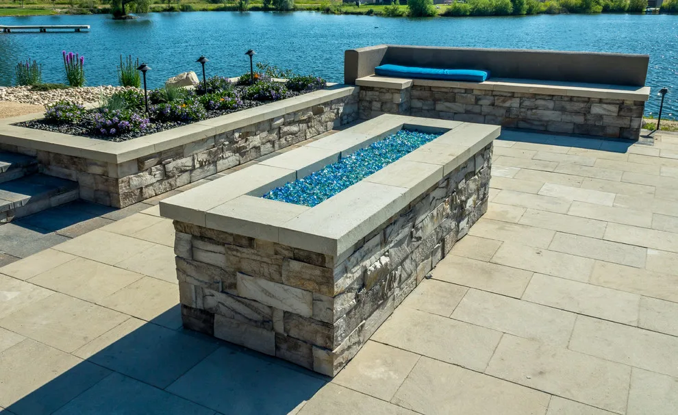 Modern Lakeside Residence by Kimberly Nurseries Landscaping & Irrigation - Photo 2