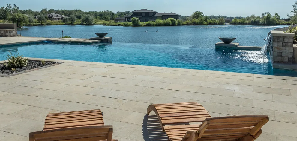 Modern Lakeside Residence by Kimberly Nurseries Landscaping & Irrigation - Photo 4