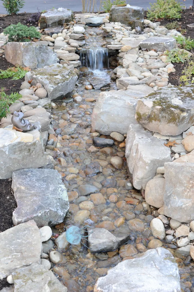 Tailored Landscape with Water Elements by Eclipse Land Management - Photo 3