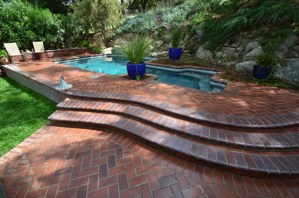 Hillside Property by Kaylor Landscape + Christmas Decor - Photo 5