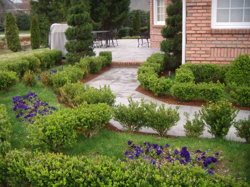 French Garden Design by Crider Landscaping - Photo 2