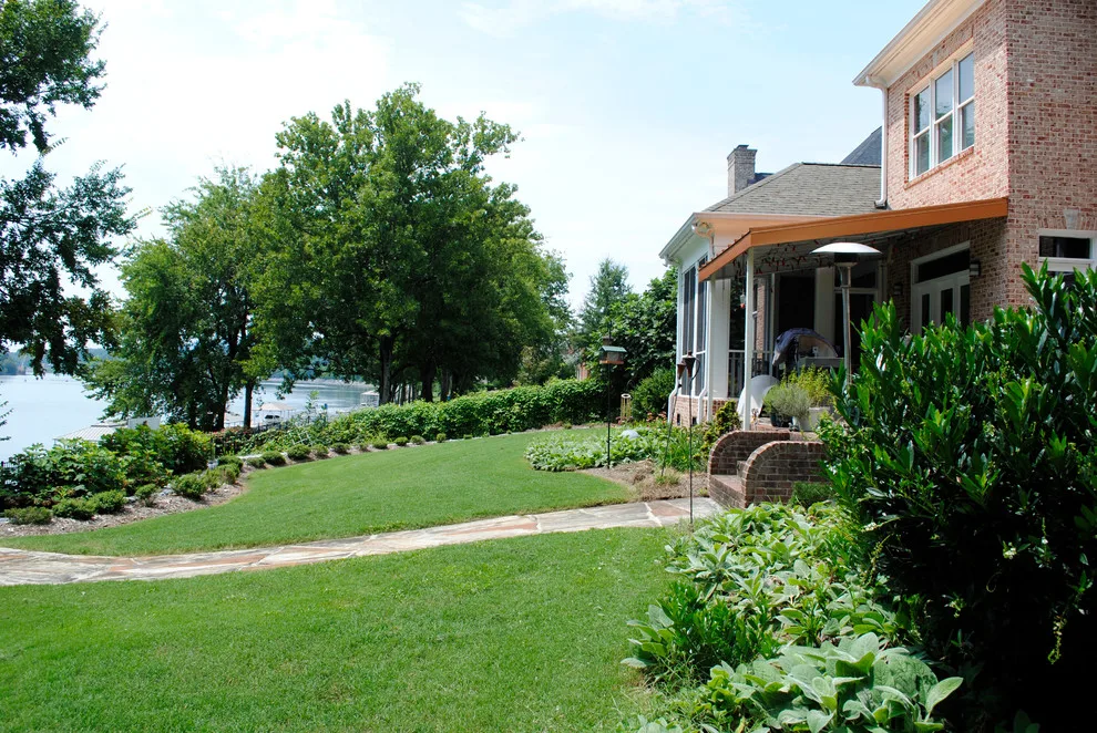 Waterfront Home by Crider Landscaping - Photo 3