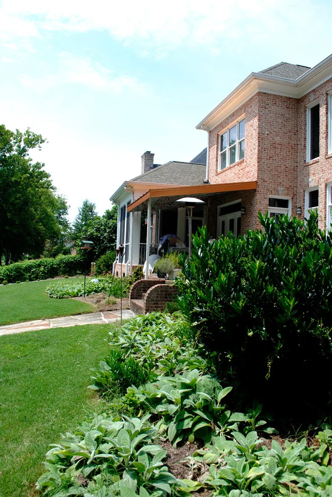 Waterfront Home by Crider Landscaping - Photo 2