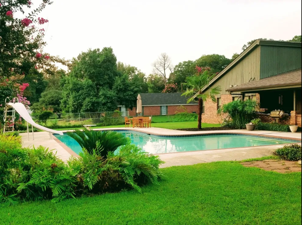 Marshall Lawn And Landscape - Photo 8