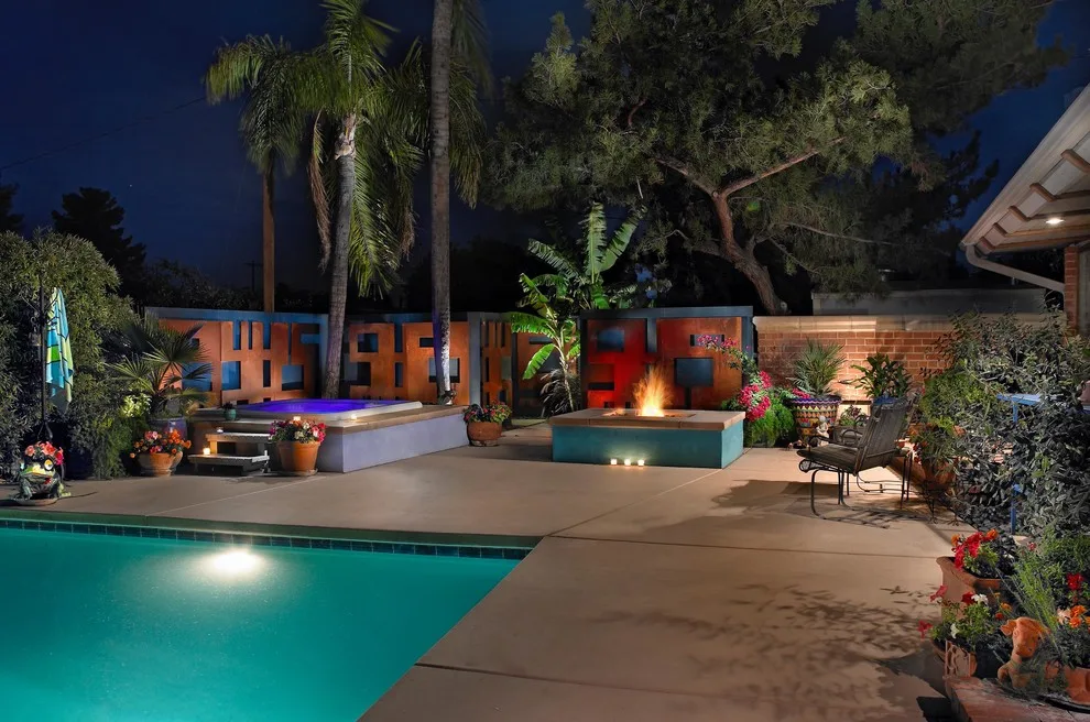 Desert Southwest Poolside Landscaping by Sonoran Gardens Landscape, Design & Construction - Photo 3