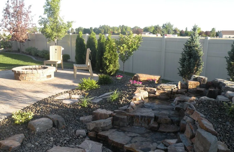 A Greener Season Landscaping - Photo 5