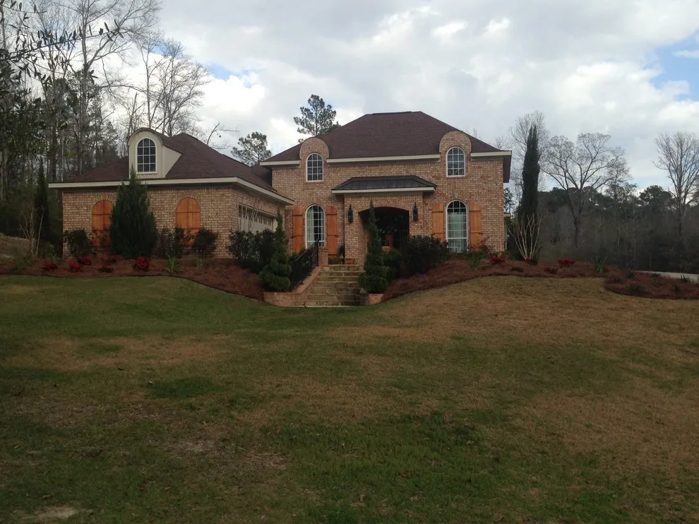 Michael E Jones Landscaping&Irrigation - Photo 8