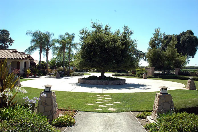 Mediterranean Manor by Plant Systems Landscape - Photo 4