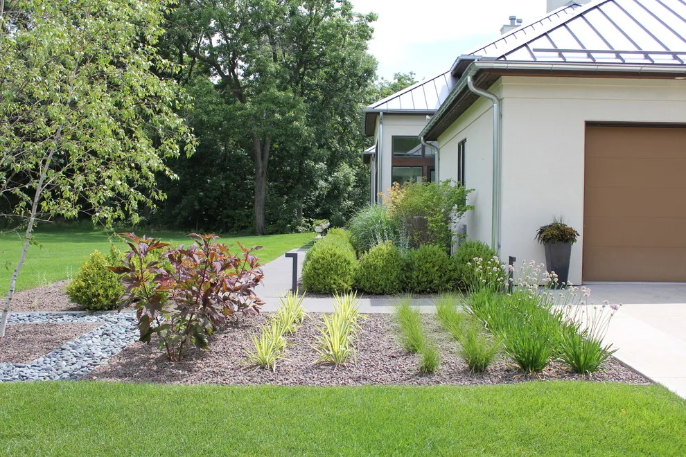 Contemporary Outdoor Garden Design by The Bruce Company - Photo 7