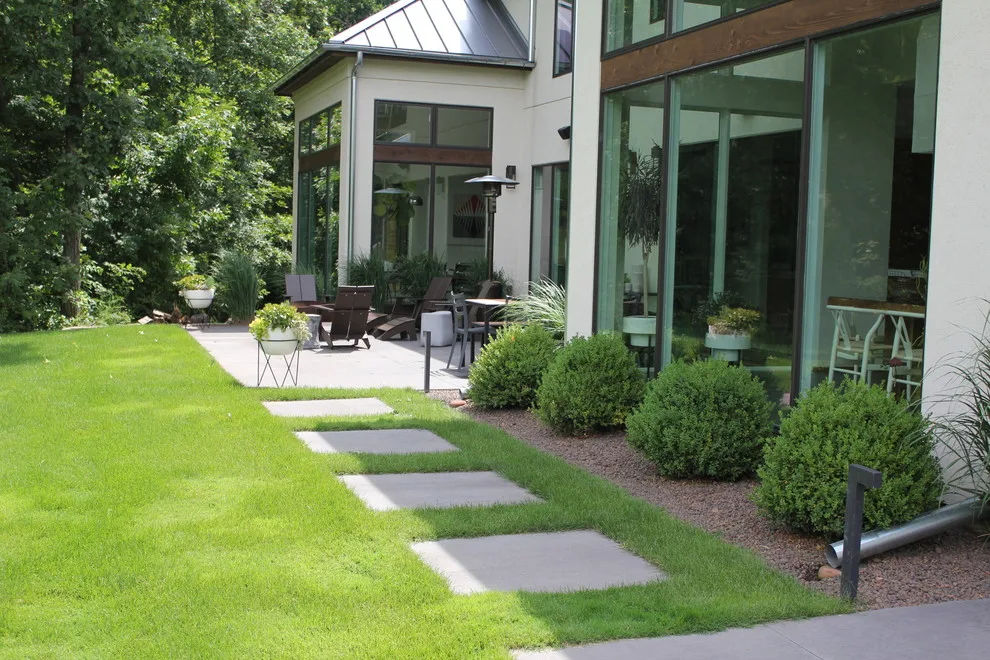 Contemporary Outdoor Garden Design by The Bruce Company - Photo 4