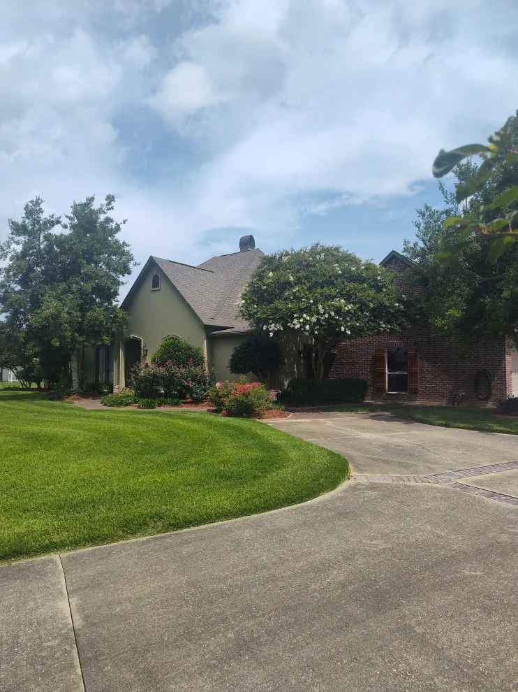 Cangelosi Lawns LLC - Photo 4