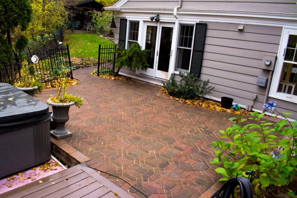 Outdoor Spaces by CHS Superior Landscaping - Photo 8