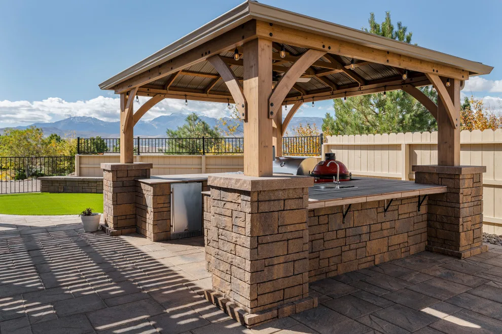 Alfresco Culinary Spaces by 2 Crazy Gardeners Landscaping - Photo 4