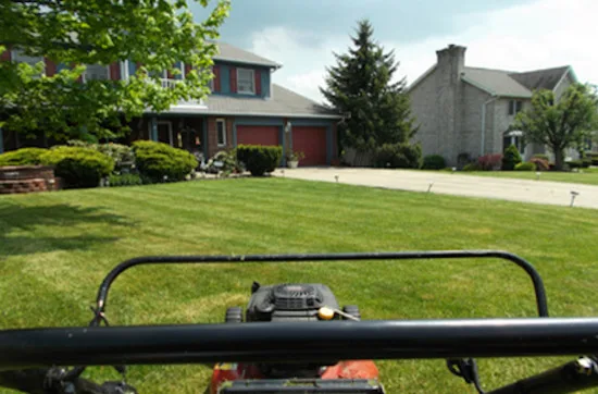 Rich's Lawn Care & Landscape - Photo 3