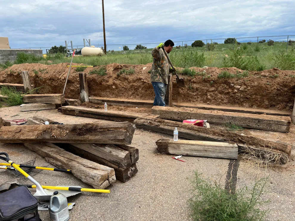 Mencos Landscaping - Photo 14