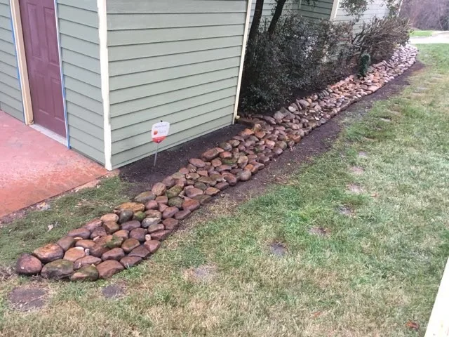 River Stone Yard by Landscape Innovation - Photo 2