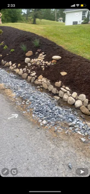 McDaniel's Landscaping - Photo 13