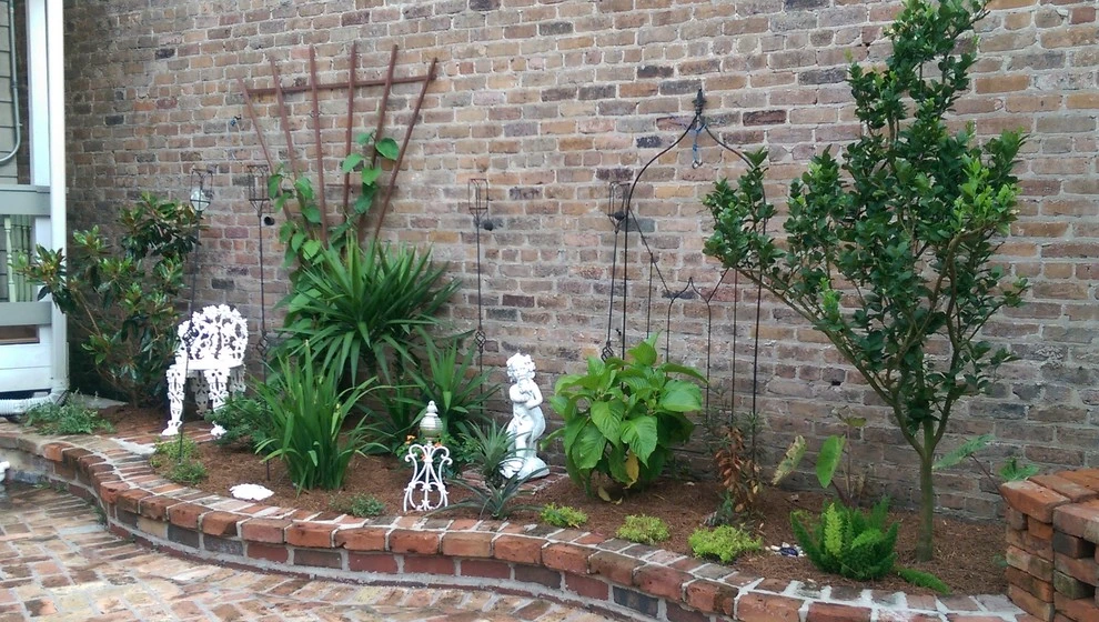 Frenchmen Courtyard by Greenman Dan, Inc. - Photo 7