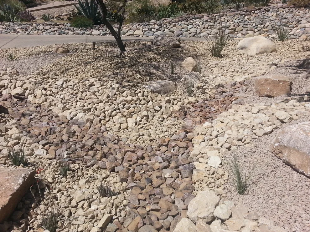 Schuchart Home by ALA, Artistic Landscape Architecture - Photo 8