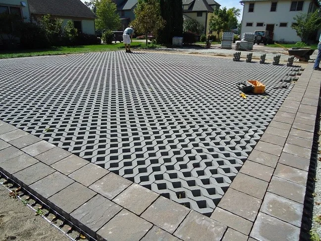 Warsaw and Syracuse Landscape Initiatives by Wihebrink Landscape Management, Inc. - Photo 4